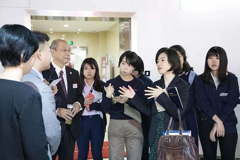 热烈欢迎日本内阁府青年代表访华团一行莅临艺福堂参观交流