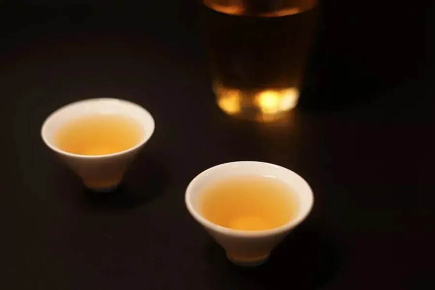 入秋之后，体寒的人是否还可以继续喝福鼎白茶？