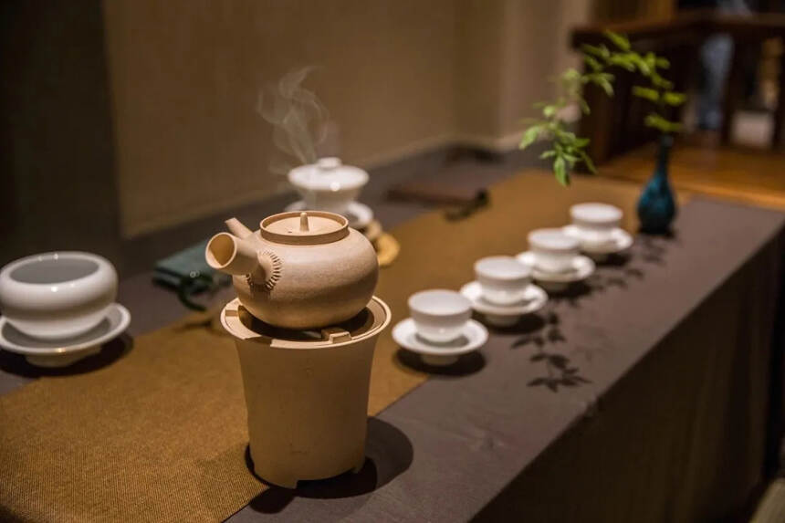 七夕乞巧，女儿节要喝女人茶，白茶为什么更适合女性茶友饮用？