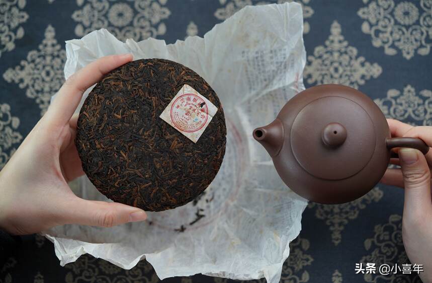 普洱茶中的“萝莉”——2010年何仕华景迈宫廷迷你饼熟茶