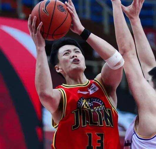 CBA联赛冉冉升起的锋线新星，中国男篮未来有望告别“锋无力”