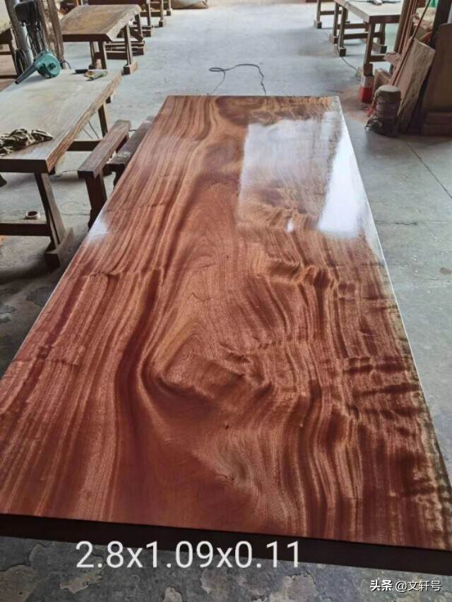 一棵大树能切出几块大板桌