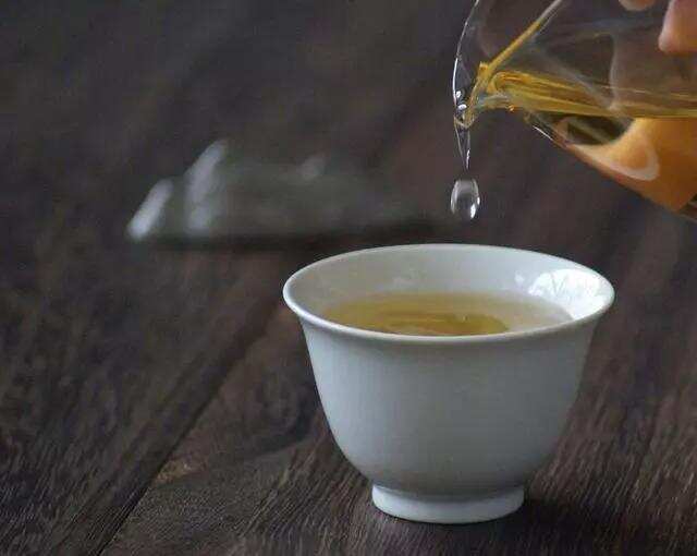 为什么福鼎白茶喝起来更甜？