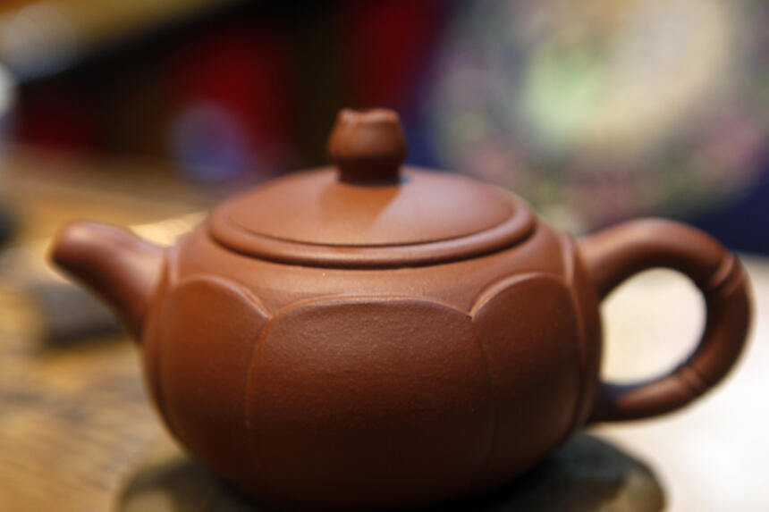 壶小有天地，茶清无是非，紫砂壶是要养出来的