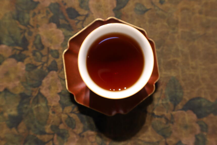 普洱茶中为什么老茶比新茶便宜？不是越陈越香，越老越值钱吗？