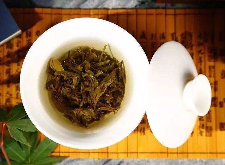 易武江湖里的细腻温婉，都藏在这盏茶汤里