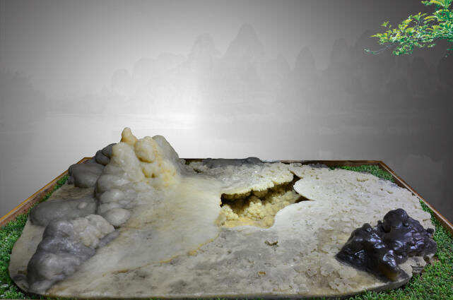 广西东兰有一块结晶石，样子的很像桂林山水