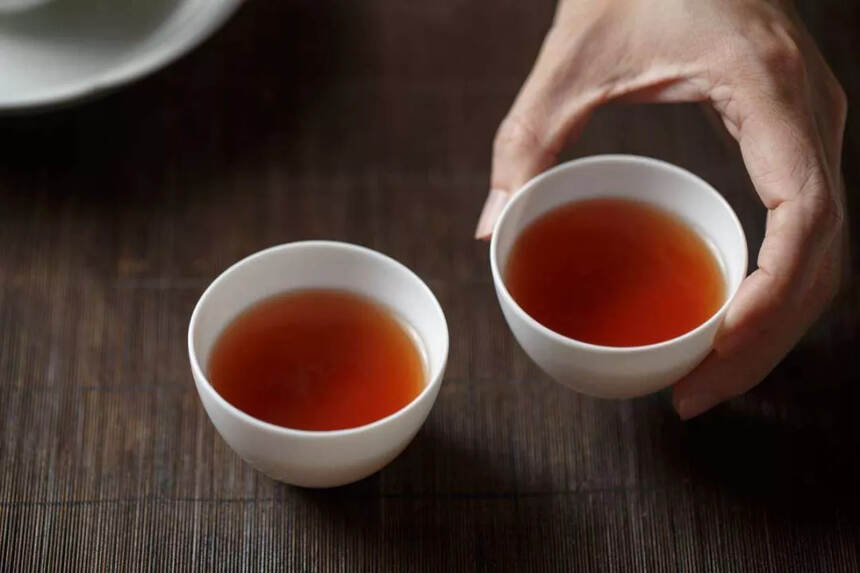 秋冬季品一泡老熟茶，就暖和了