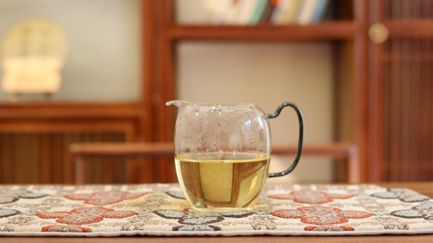 普洱新茶不能喝，要喝就喝老茶，这是真的吗？