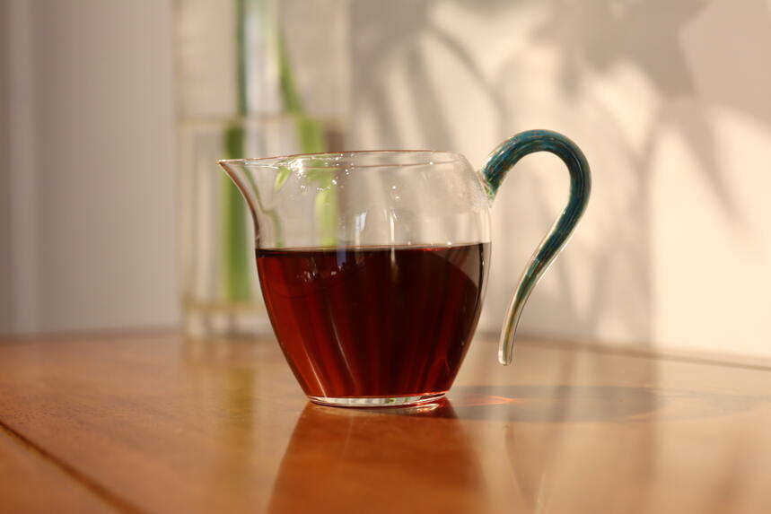 熟茶里有水味是什么原因导致？丢还是留？