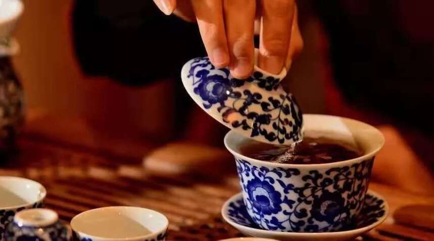 学会这几个喝茶的术语，跟老茶客喝茶就不尴尬了