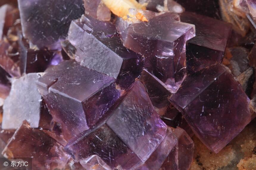 矿物晶体标本紫莹石的收藏和保养