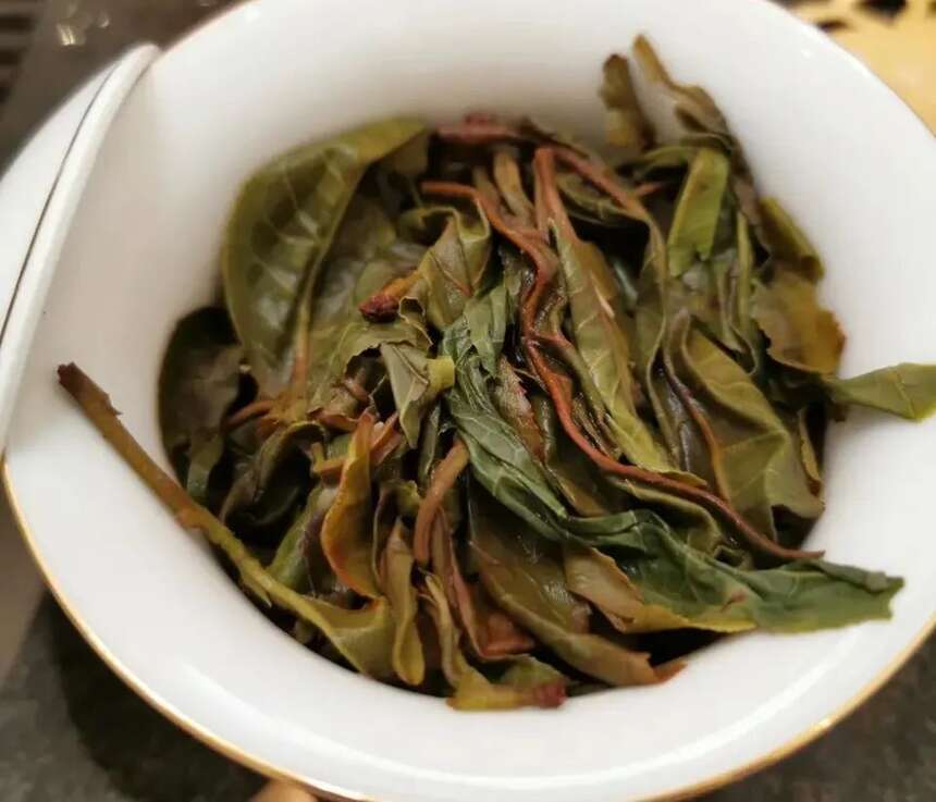 以润茶识 | 有红叶、红梗就是不好的普洱茶吗？