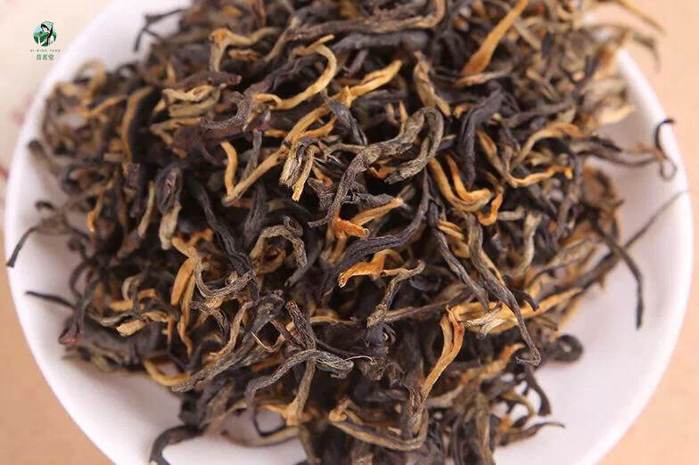 红茶叶底为什么会有“花青”、发黑？该如何挑选好红茶呢？