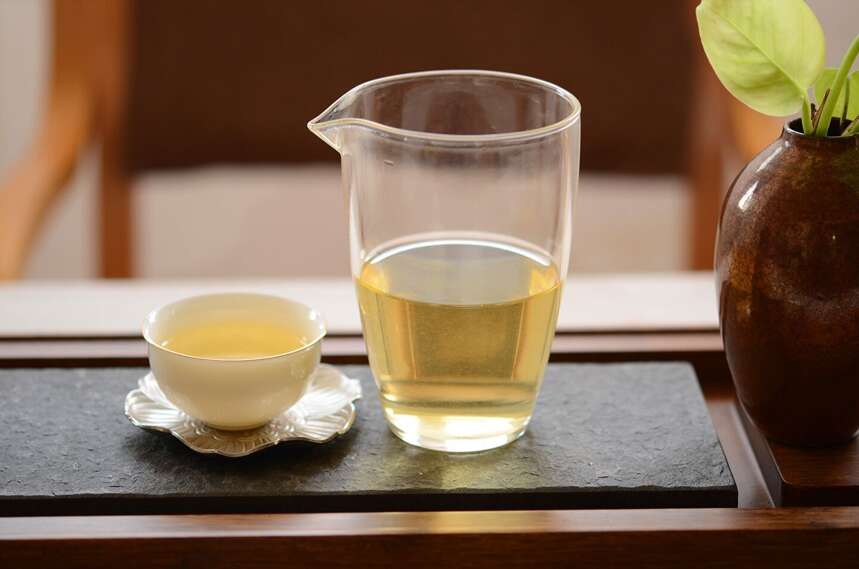 一篇文章带你彻底看懂普洱茶“老黄片”！