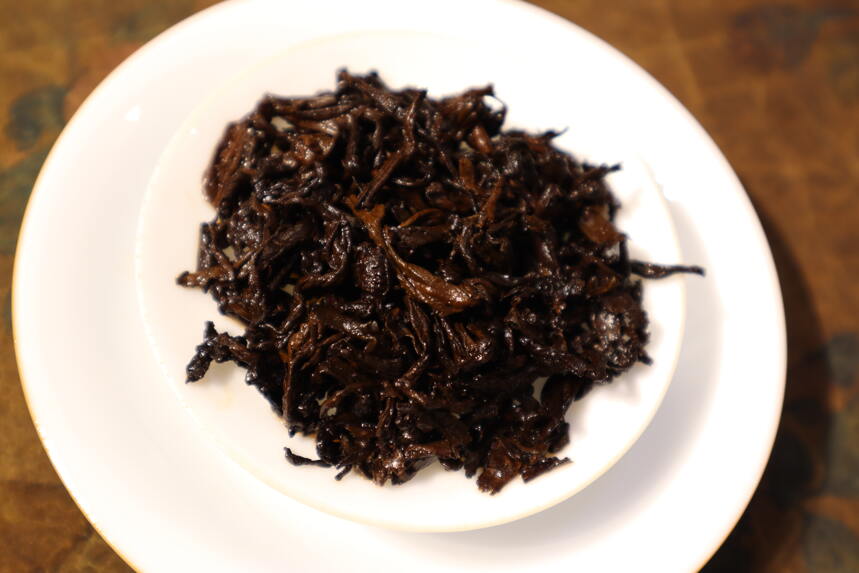 邦崴古熟丨带有强烈山野韵的古树春料熟茶，独树一帜的重滋味