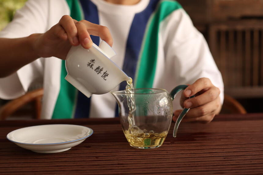 茶汤表面会有泡沫是茶叶农残超标、品质不好？