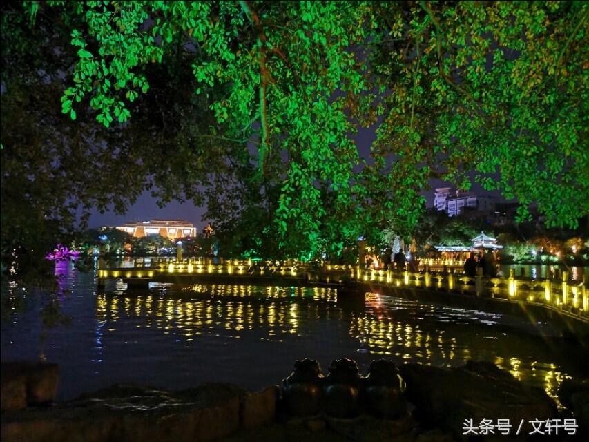 夜游桂林城，榕湖好夜色