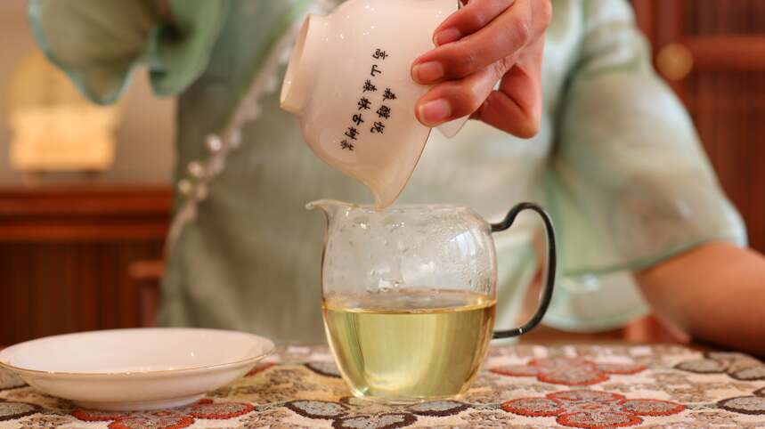 普洱新茶不能喝，要喝就喝老茶，这是真的吗？