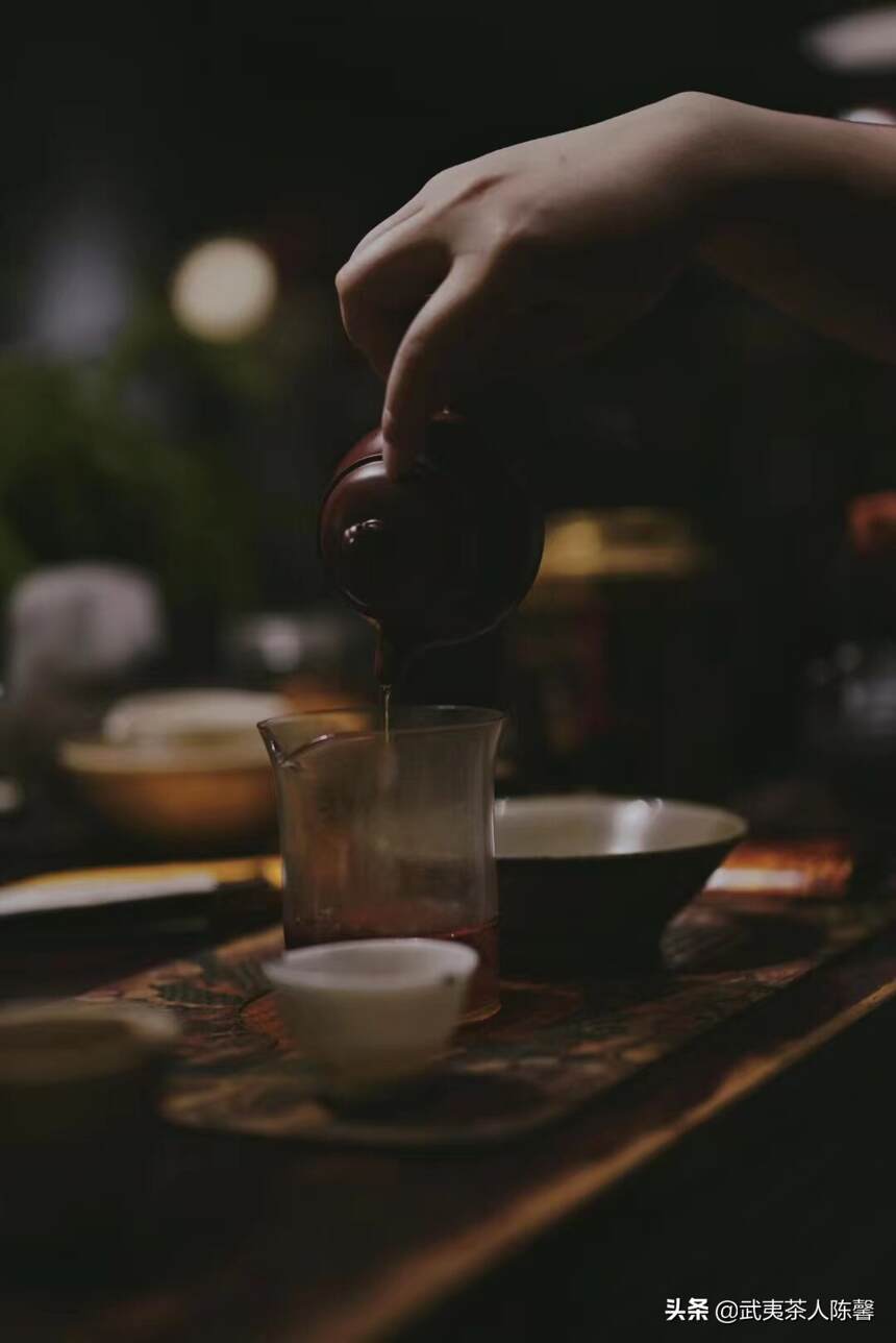 从茶的香气开始，喝岩茶该如何自我判定？