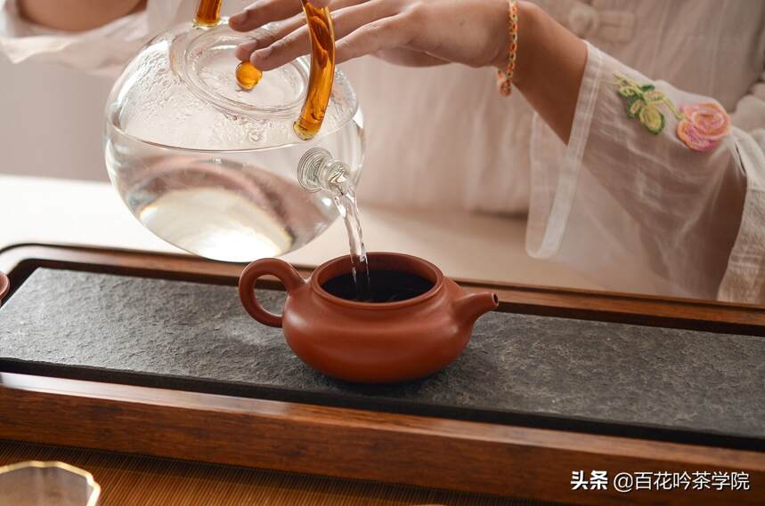 再好的普洱茶，也经不起错误的泡法摧残，请避开这四种冲泡方式！