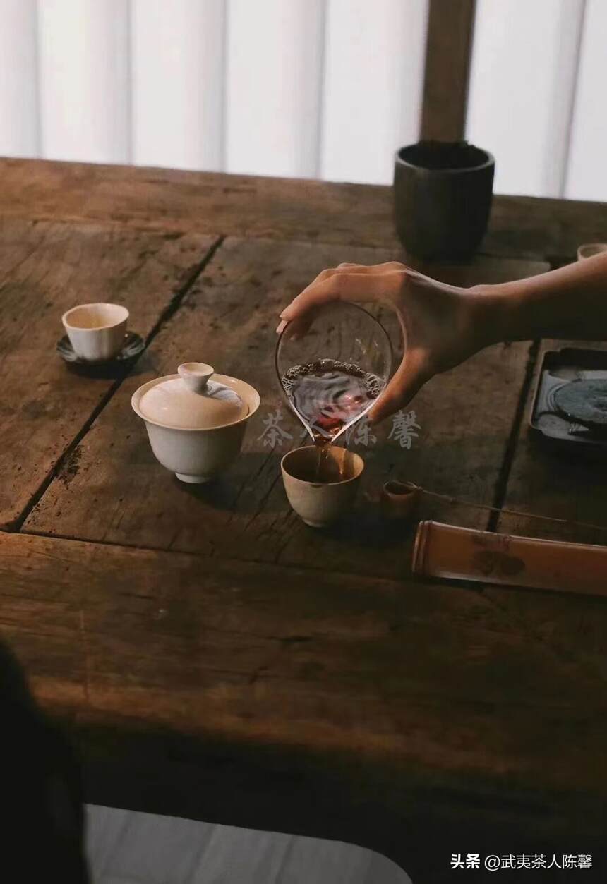 六大茶类里明明没有乌龙茶，为什么大家却叫青茶为乌龙茶？