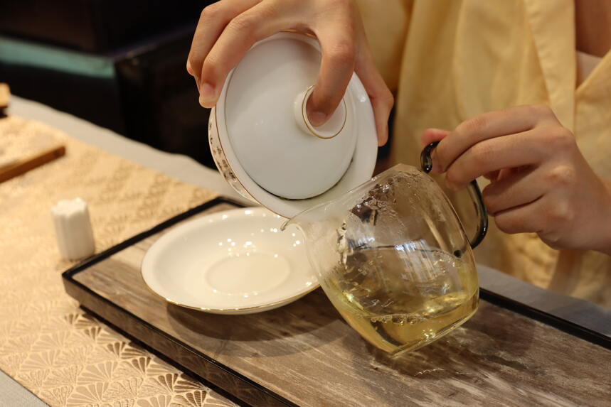 喝茶能代替喝水吗？
