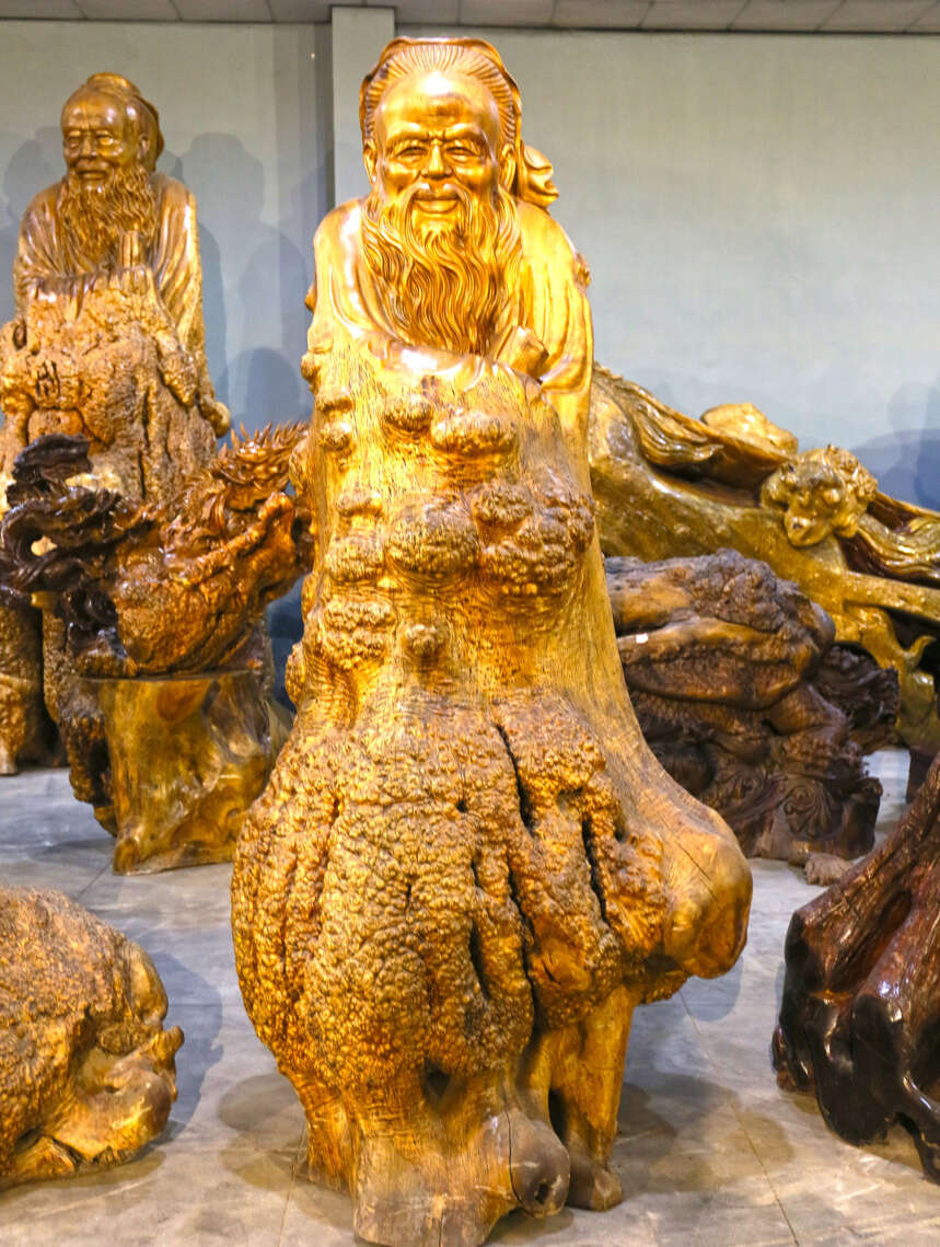 震憾！这些超级大件的根雕全部出自广西桂林