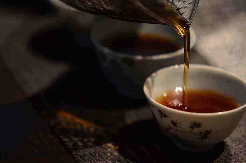 大红袍和武夷岩茶有什么关系？