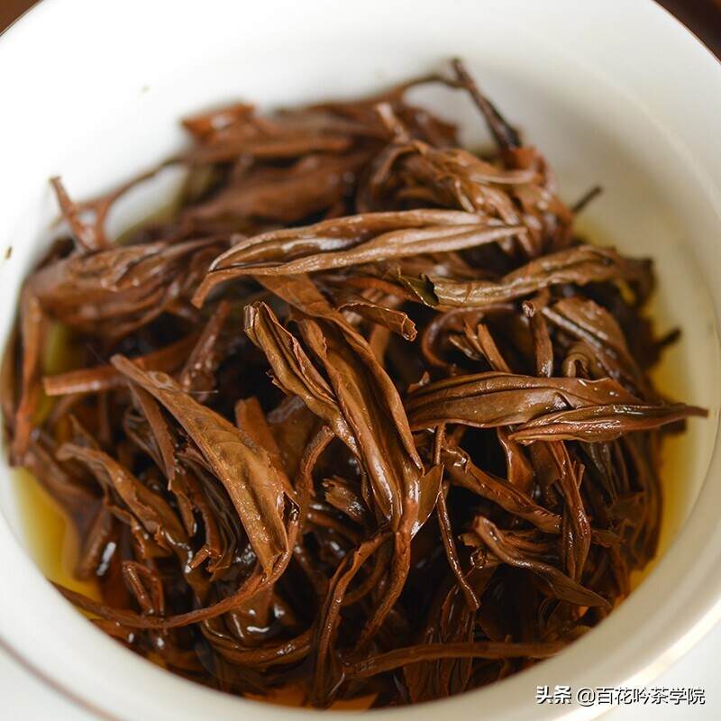 春茶季，怎样辨别新茶和老茶？