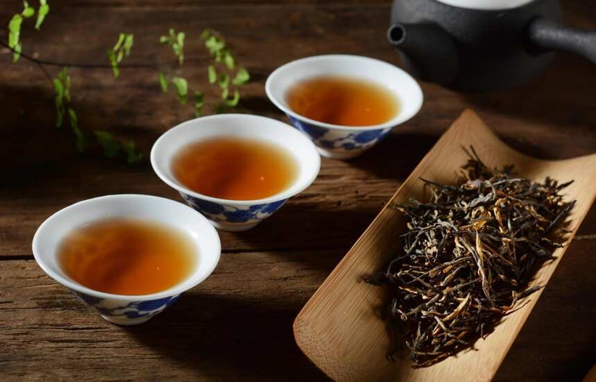 冬天防雾霾，躲在家里喝红茶，红茶到底知识你知道多少呢？