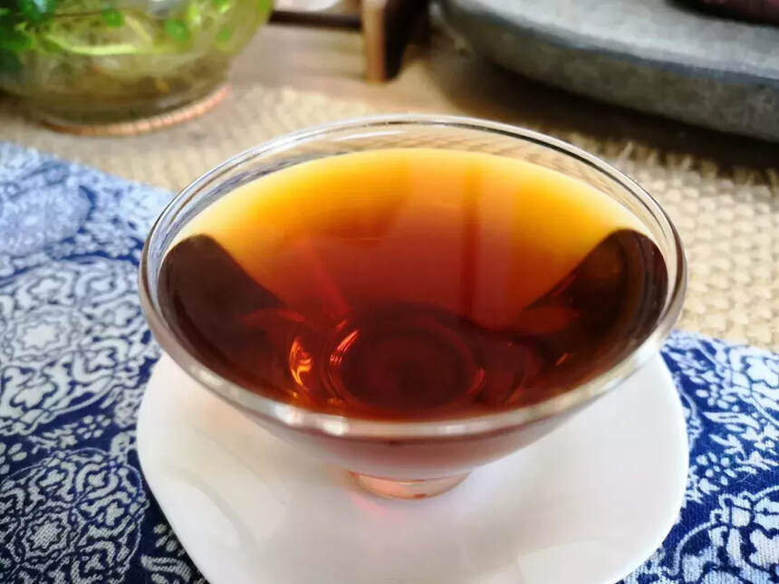 堪称“茶界小黄金”的普洱茶精华你喝过吗？据说还是解酒护肝神器