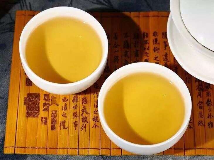 易武江湖里的细腻温婉，都藏在这盏茶汤里