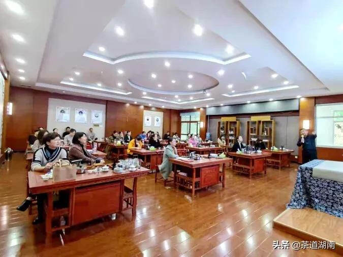 湘西州茶文化进机关活动启动仪式暨第一期女干部茶艺培训班举办