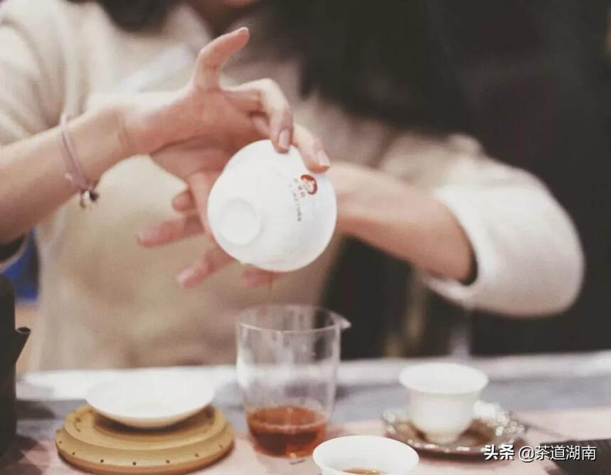 蔡荣章：奉茶，忠实传递一杯茶汤