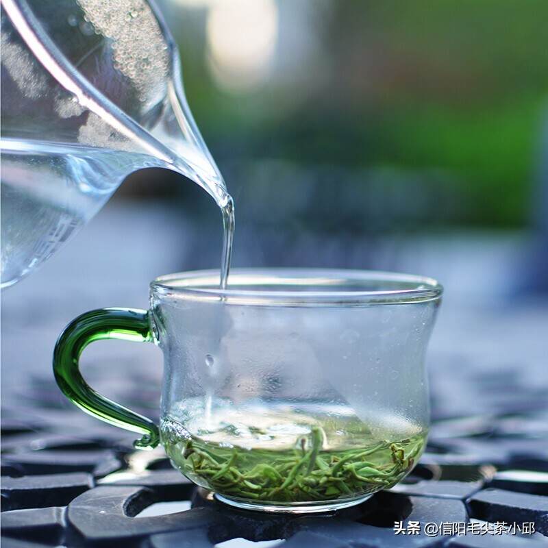 在购买的高档信阳毛尖绿茶时，茶汤竟是浑浊的，难道被坑了