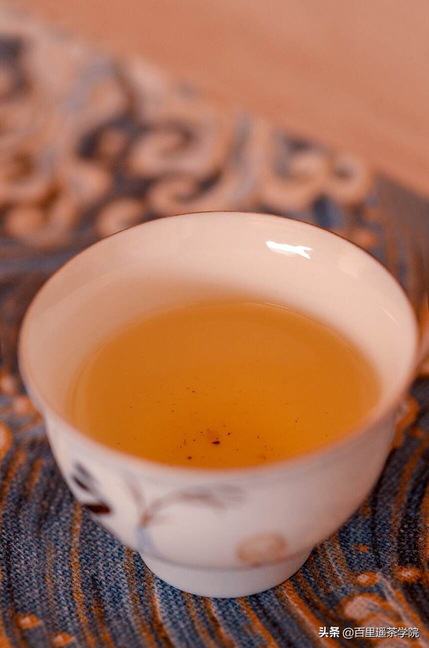 如何科学的品评一款普洱茶？