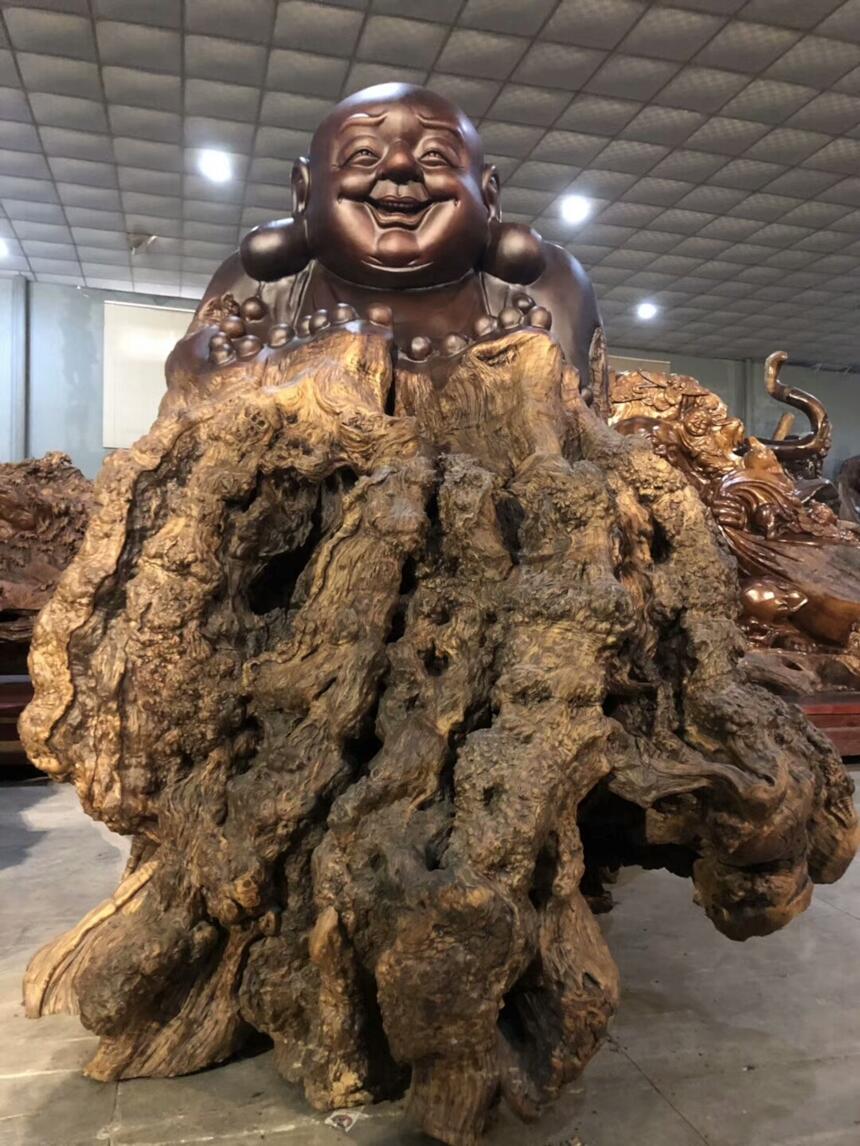 广西桂林大森林根雕作品