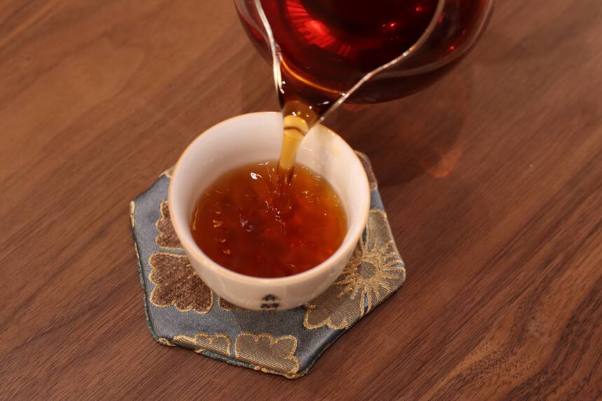 勐海熟韵，秋冬季节茶桌上不可缺少的一款熟茶