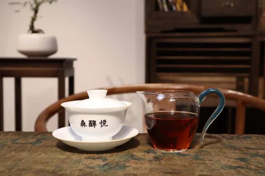 普洱茶试茶环节用175毫升的盖碗好还是150毫升好？