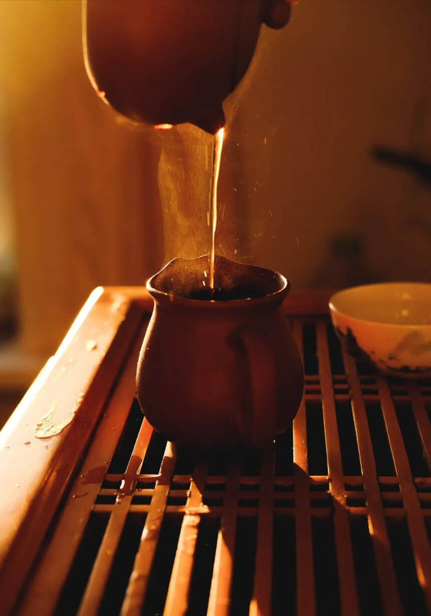 喝过明前龙井，明前银针，一定没喝过明前岩茶，早春不做岩茶呢？