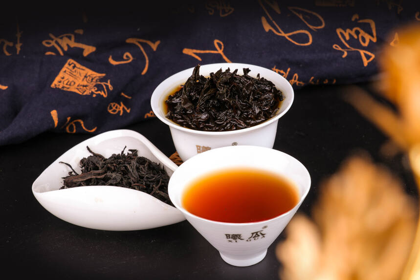 老徐谈茶205期：都是人工种植台地茶，为何价格却相差几十倍？