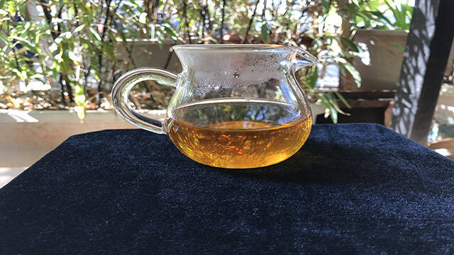 老徐鉴茶第69期：2010年布朗茶区老班章普洱茶（生态茶）品鉴报告
