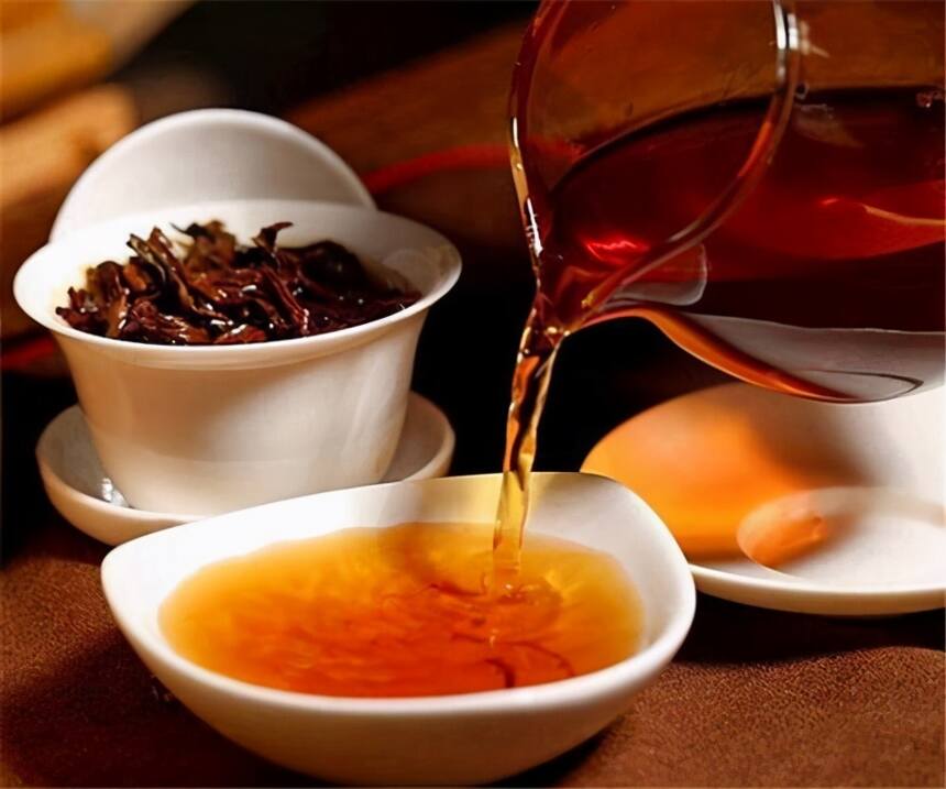 普洱茶汤中的“金边”是什么？茶汤中有“金边”的茶叶是好是坏？
