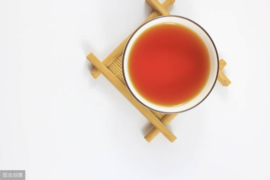 黑茶中的珍品：普洱茶、茯砖茶、千两茶