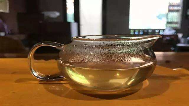 《老徐鉴茶》第二十八期：临沧小区域古树茶—石头茶品鉴报告
