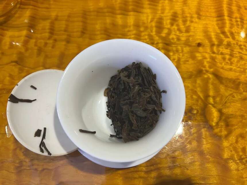 老徐鉴茶475：不知年份和产地的普洱生茶品鉴报告（深圳茶友寄）