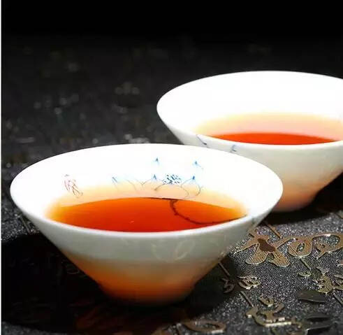 怎样从茶汤看普洱茶的品质？