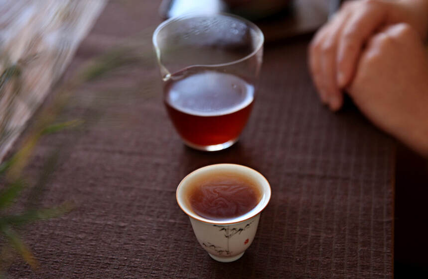 勐海古树料做成的10年熟茶砖，是勐海味吗？附口感测评