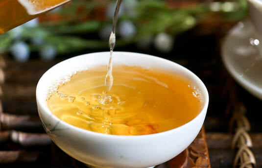 夏季喝生茶好还是熟茶好，普洱茶存储应该注意哪些？